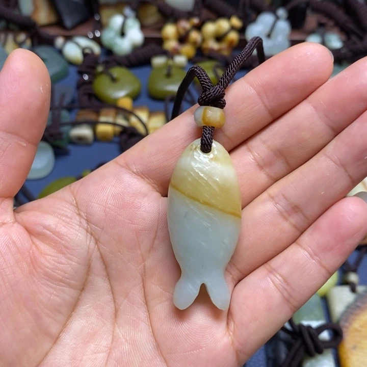 *****未镶嵌蛇纹石玉颈饰