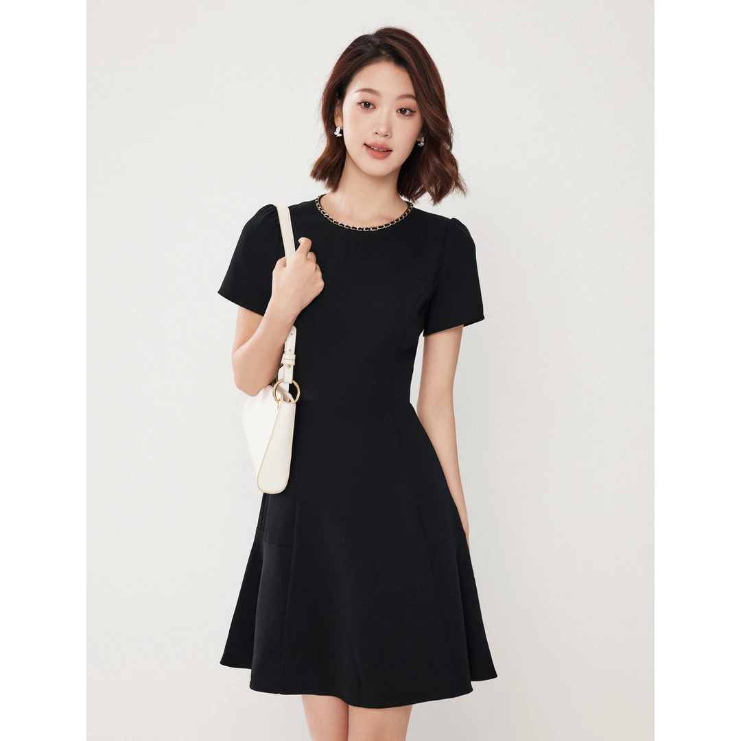 【安雅专属】【通勤质感】夏季款纯色修身金属装饰减龄设计感连衣裙