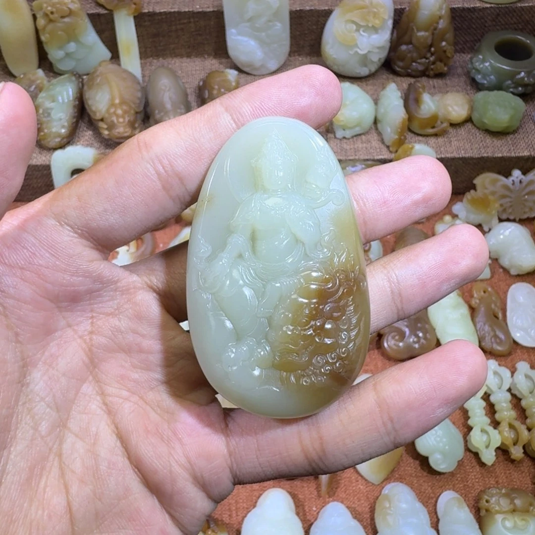 三***实和田玉未镶嵌颈饰