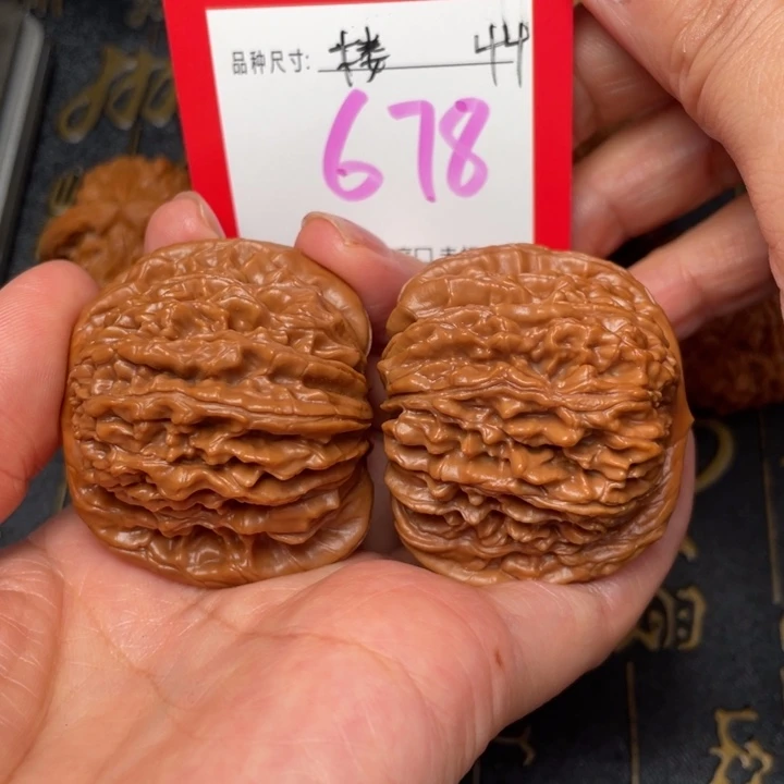 吊坠桃核文玩了吗