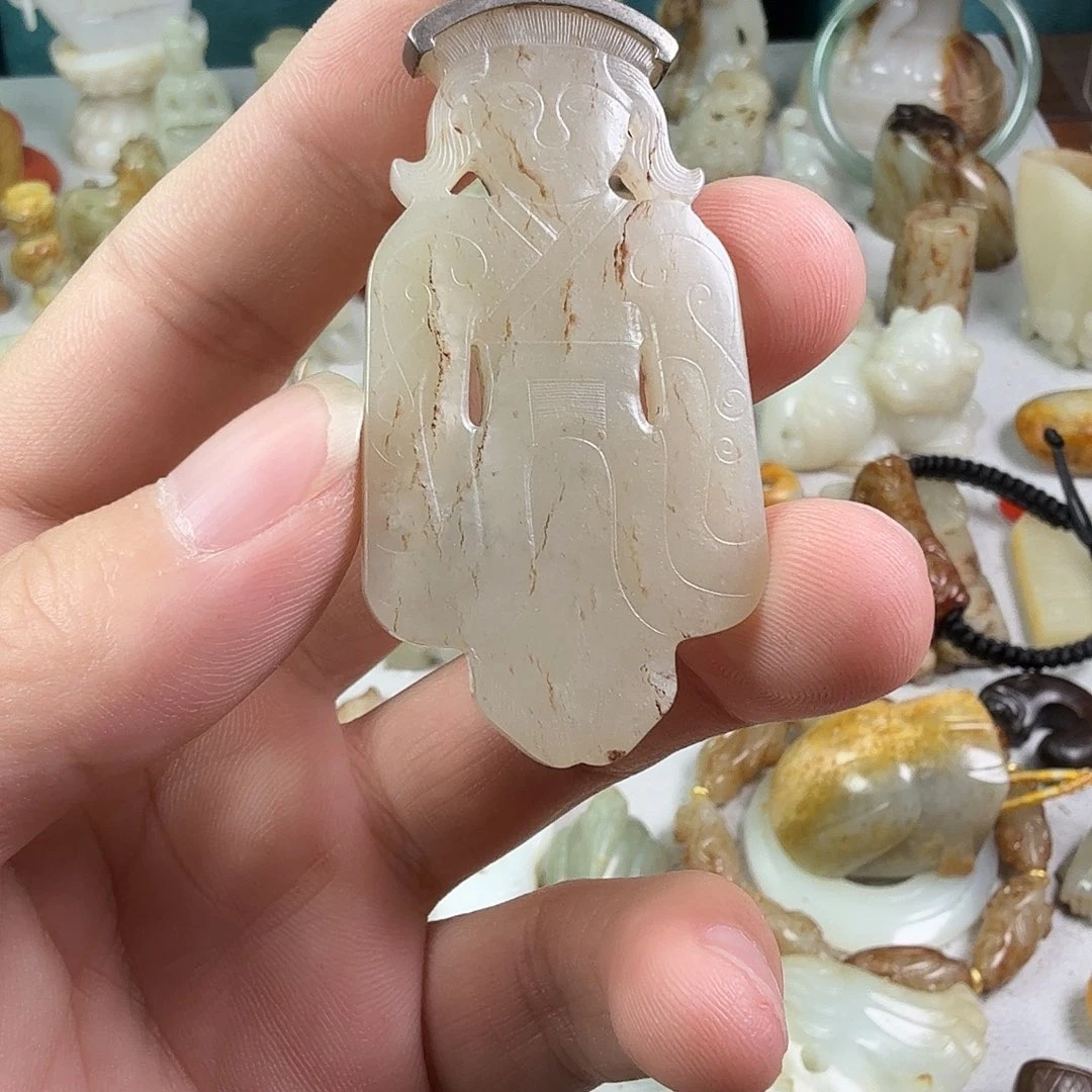 君***下和田玉（糖玉）未镶嵌颈饰