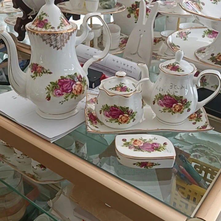 a**花德壶一个南瓜醋壶辣子一套，牙线盒叶子一个