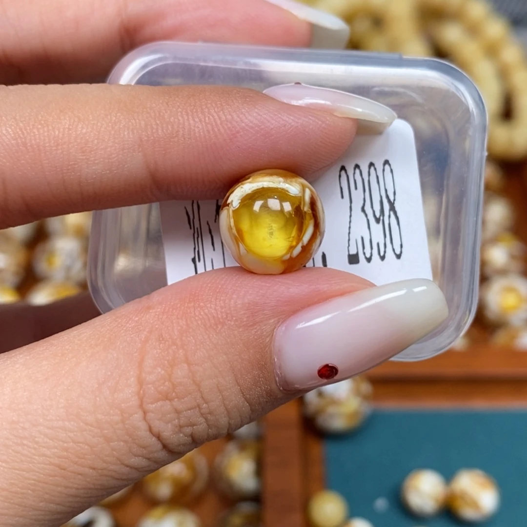 蜜蜡未镶嵌珠宝奇石2398