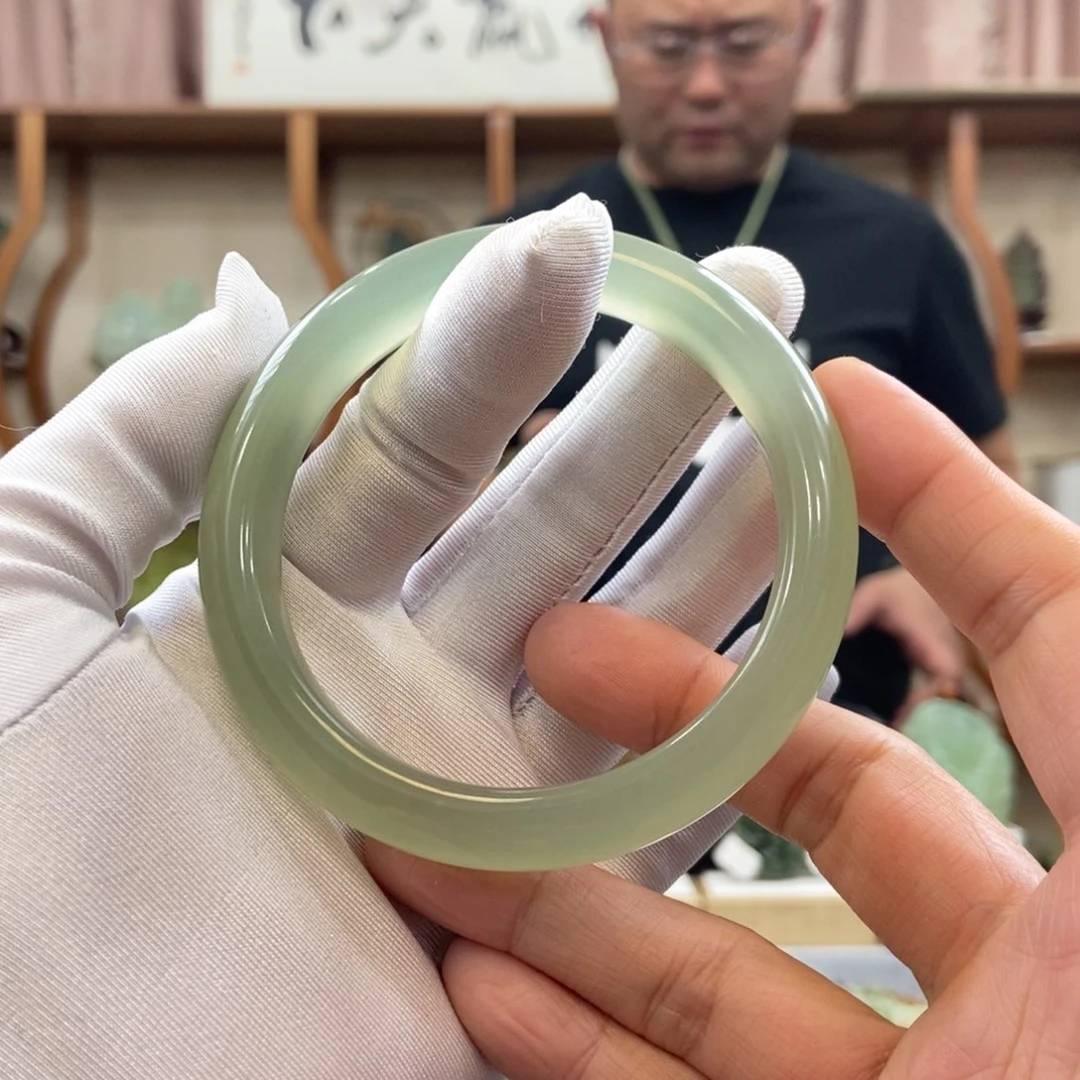 蛇纹石玉手鐲（170.115斤未镶嵌用****0