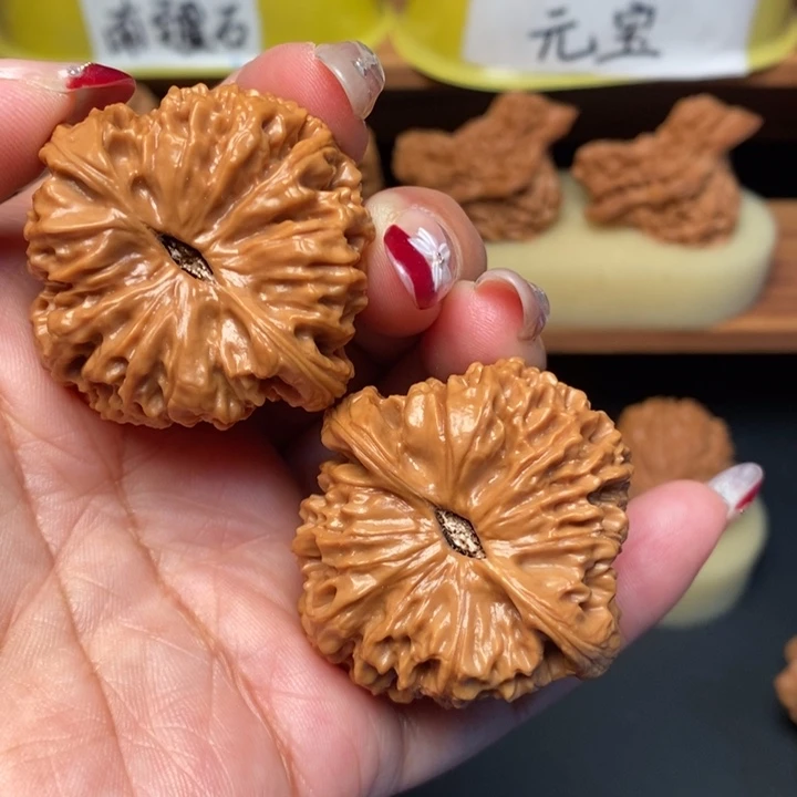 大****文玩核桃吊坠41三角疆