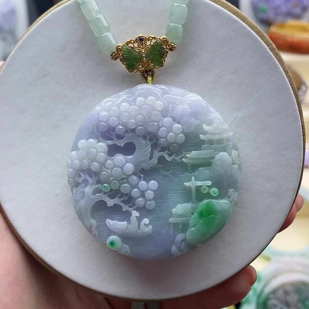 翡翠未镶嵌吊坠(赠链)