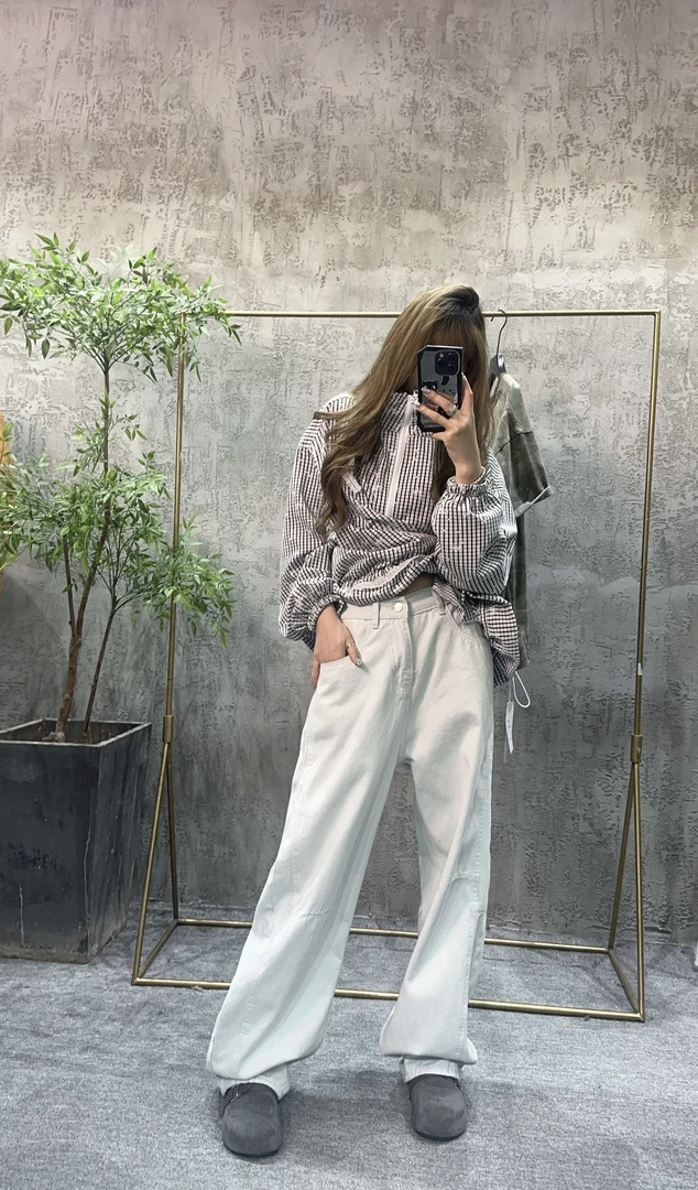 2025欧货捏褶磨破设计弯刀洗水软牛仔裤休闲