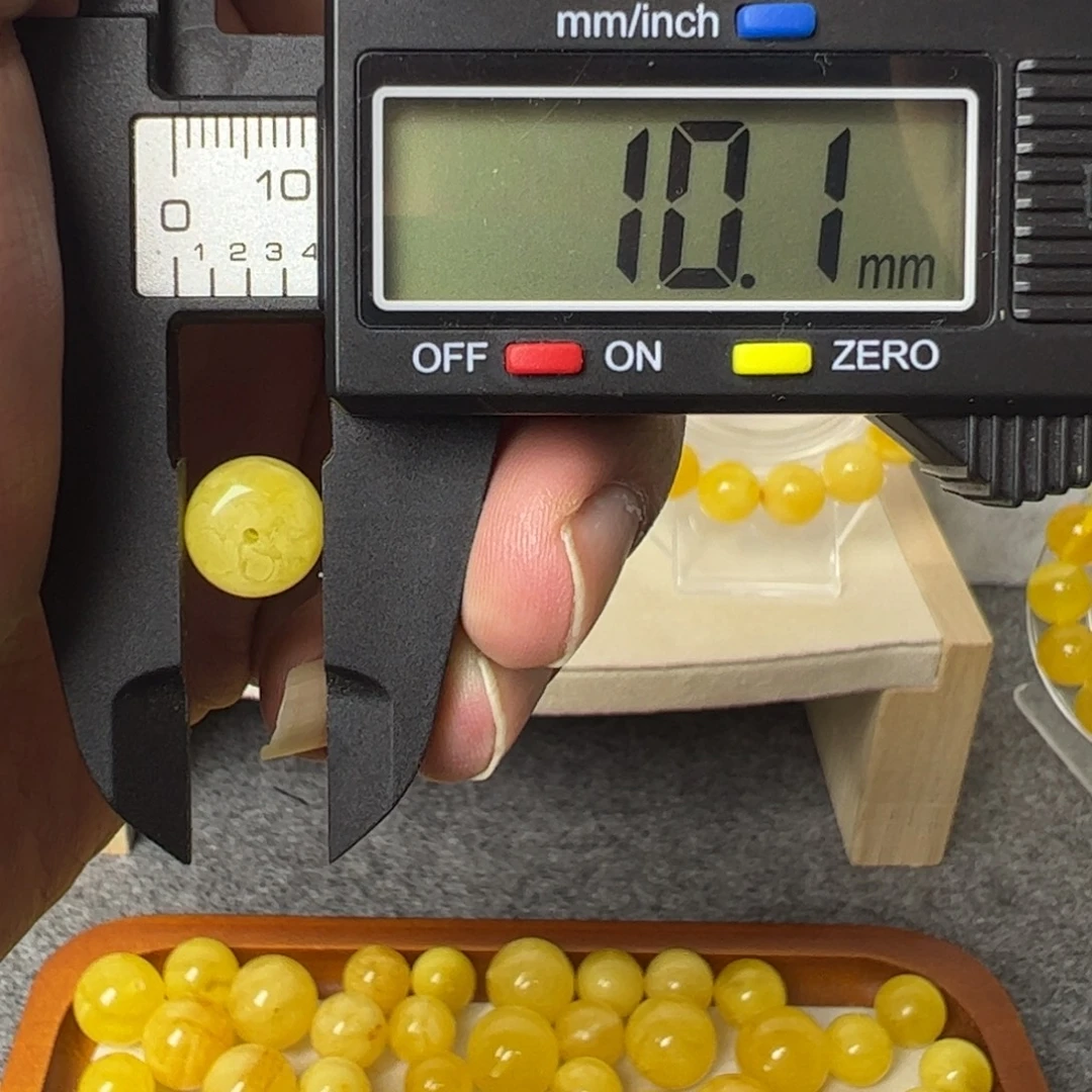 琥珀未镶嵌裸石微瑕038