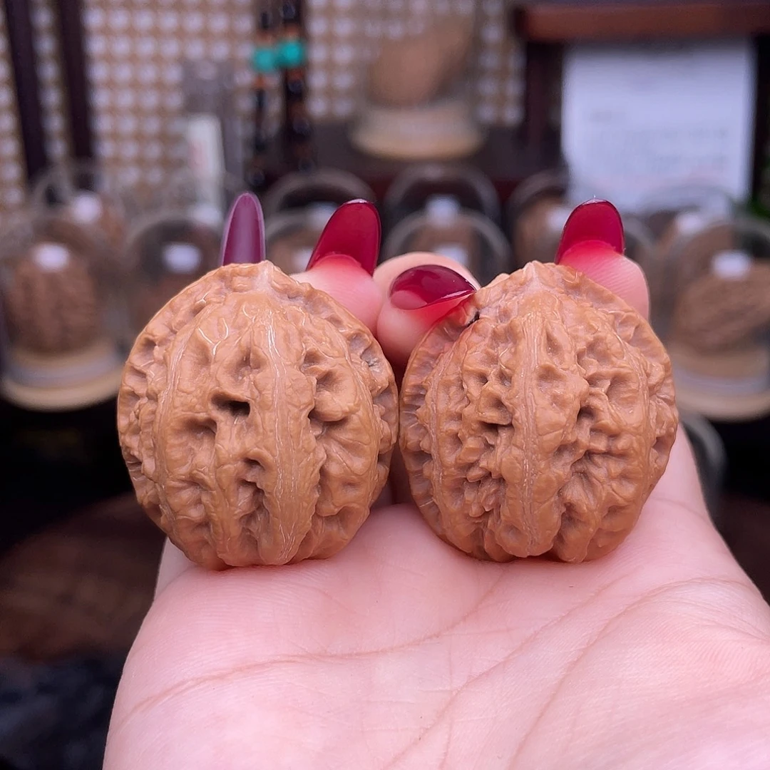 文玩核桃吊坠蚂蚁龙珠