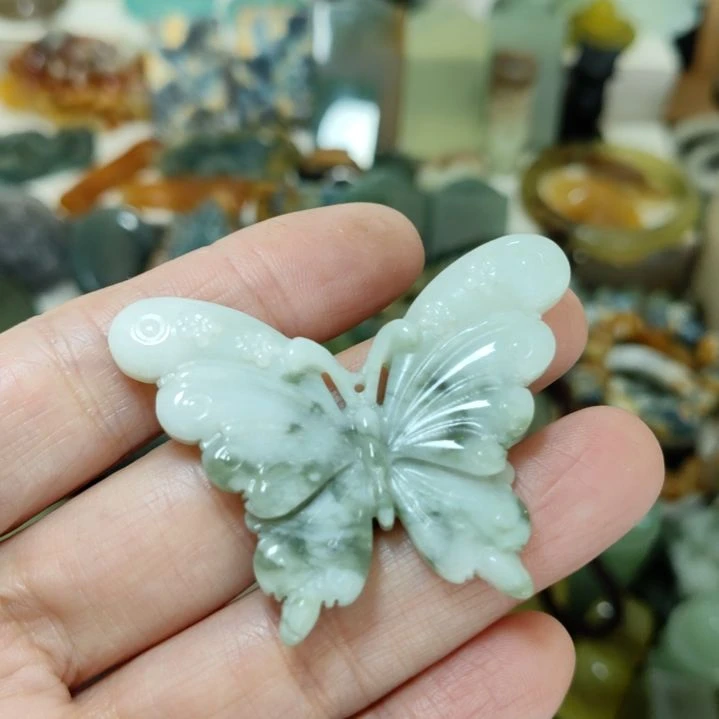 岫玉未镶嵌挂坠款式