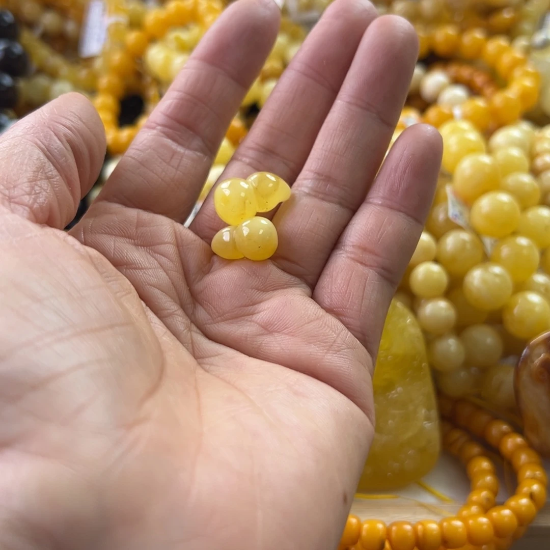 琥珀珠宝奇石未镶嵌