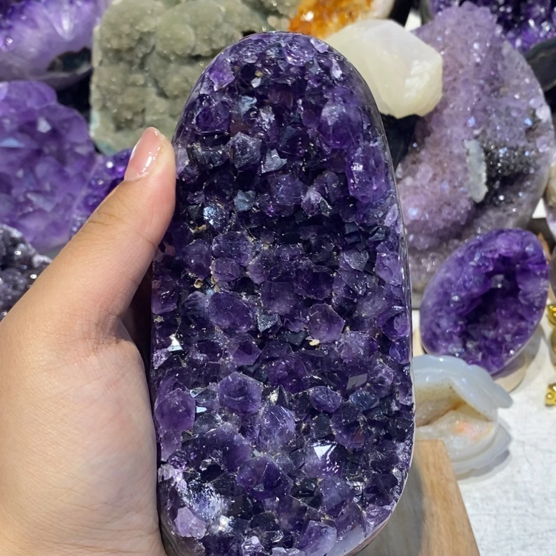 紫晶未镶嵌大型摆件（非配饰）