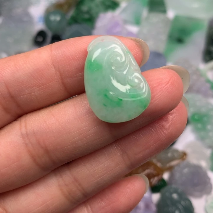 翡翠未镶嵌颈饰翡翠