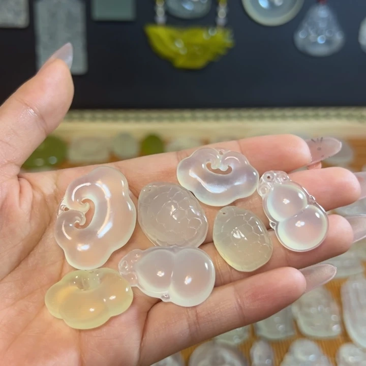 岫玉未镶嵌岫玉白冰挂件