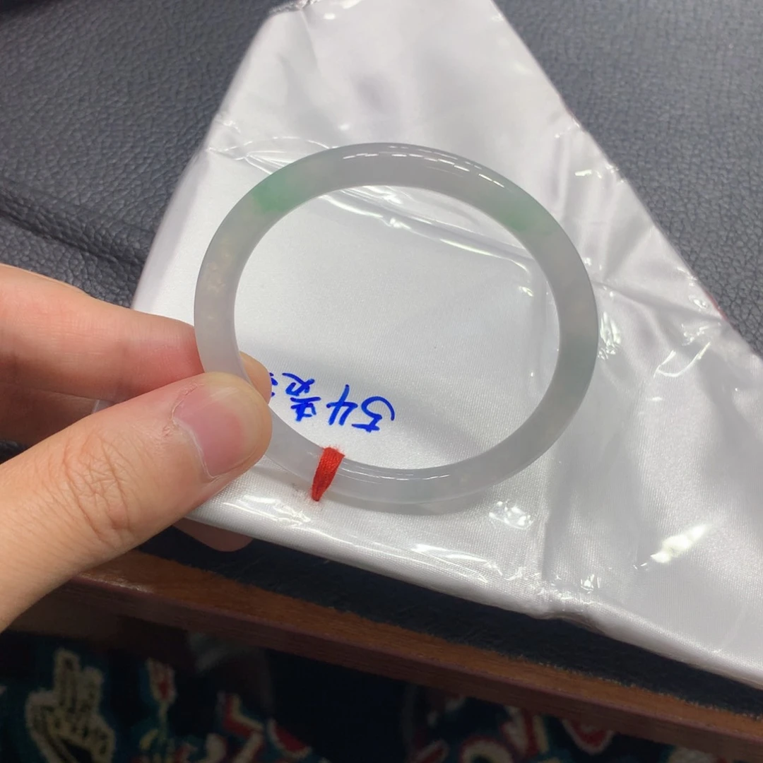 翡翠手镯（贵妃镯）未镶嵌崔*y翡翠