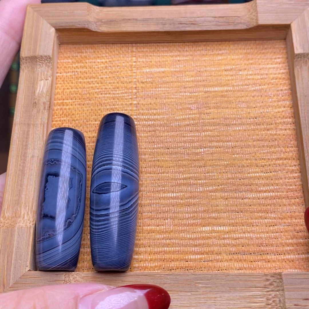 抱***笺玛瑙/玉髓未镶嵌珠宝半成品