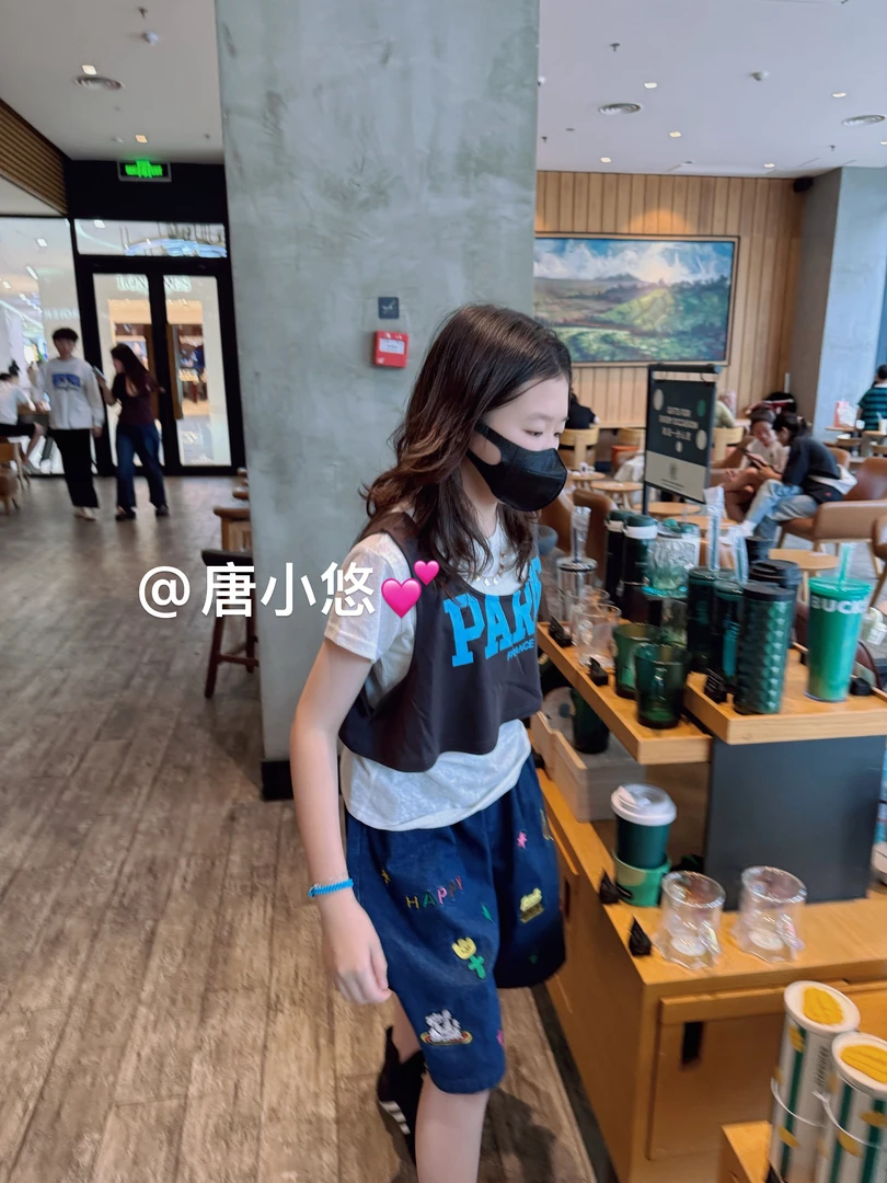 【唐小悠】超喜欢卡通牛仔刺绣五分裤