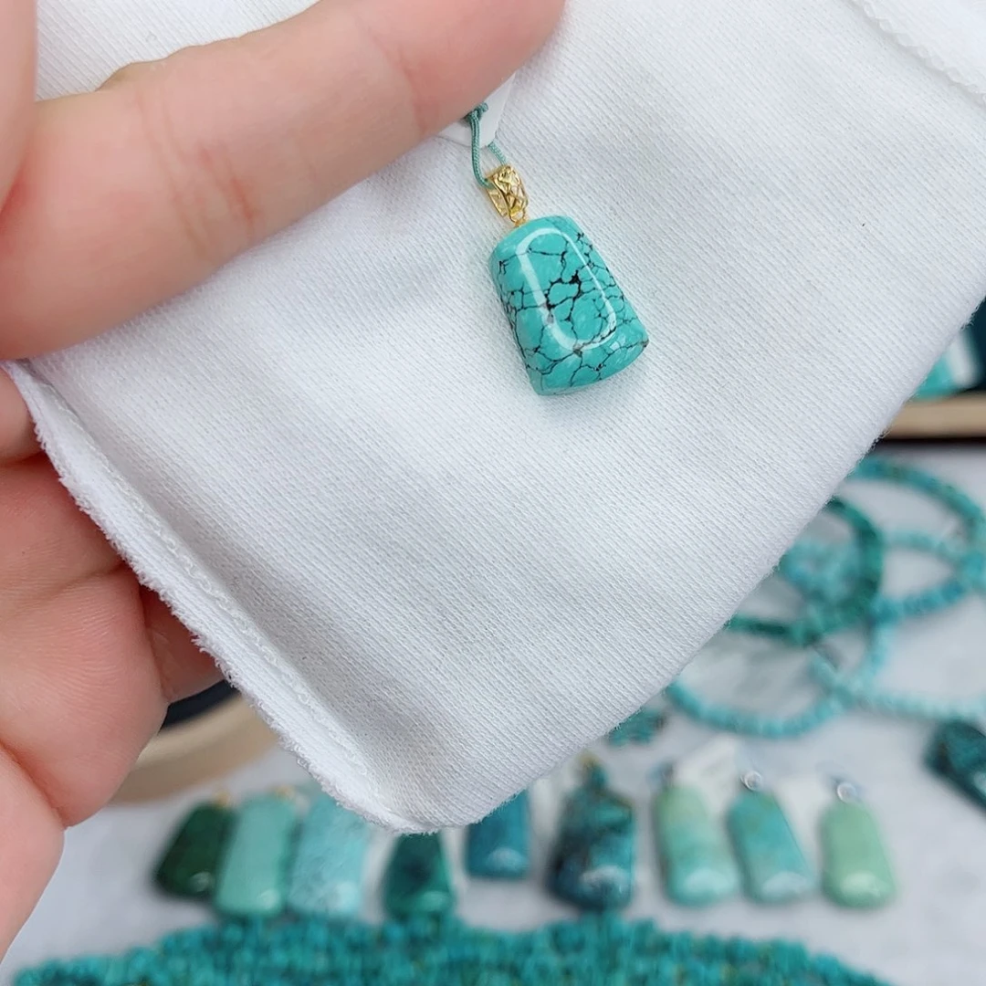 木***子绿松石未镶嵌绿松石