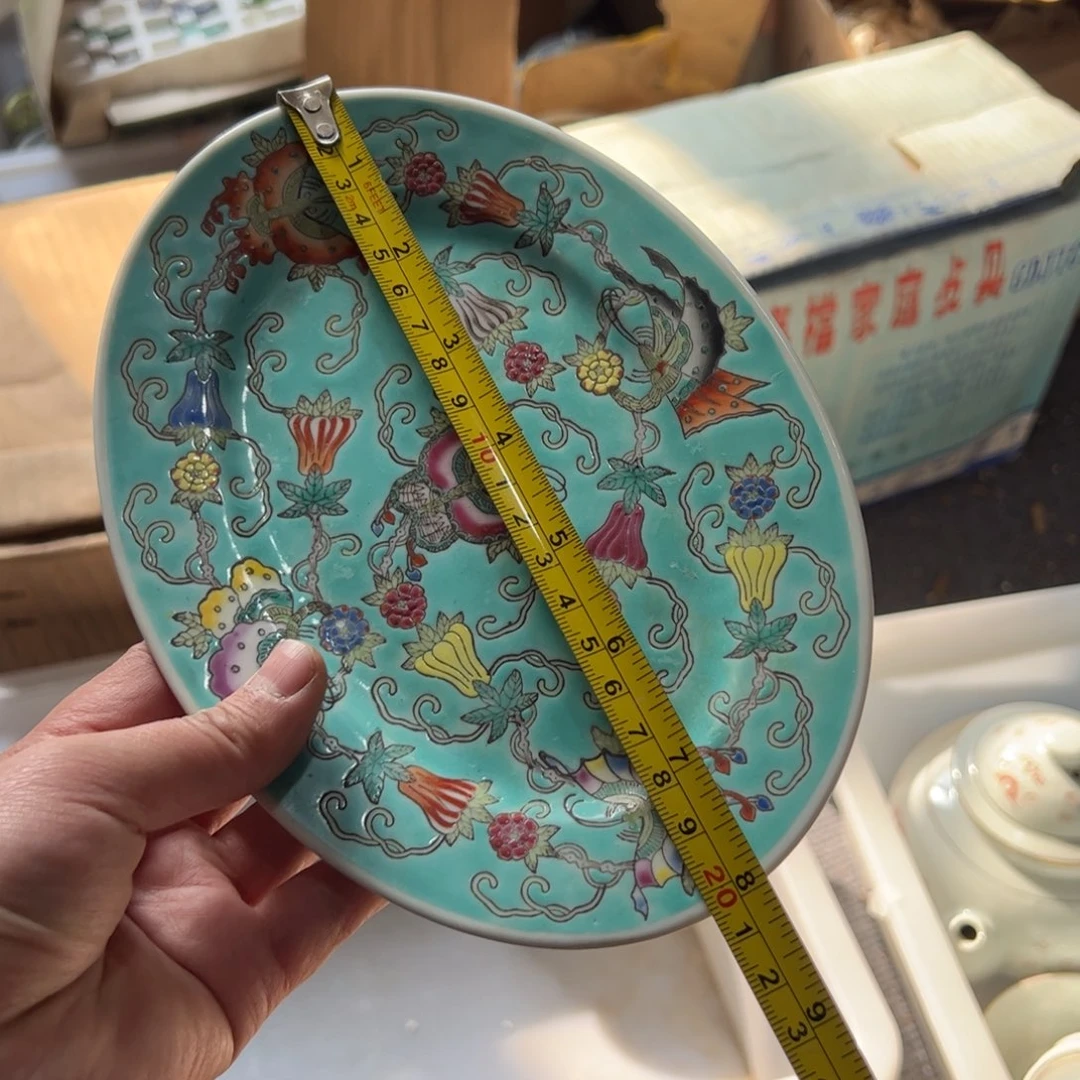 陶其他20厘米手绘蝴蝶鱼盘