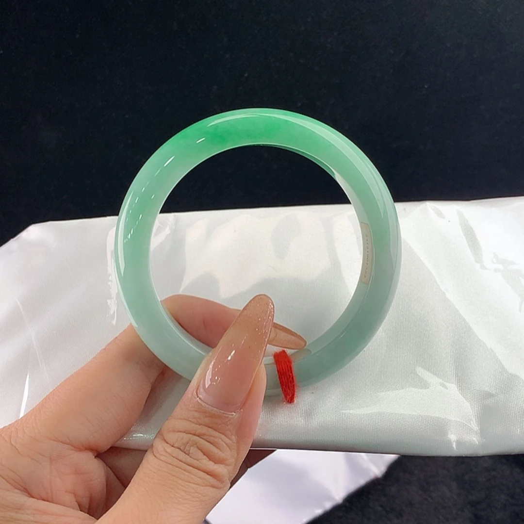 【闪购商品】未镶嵌手镯翡翠正56