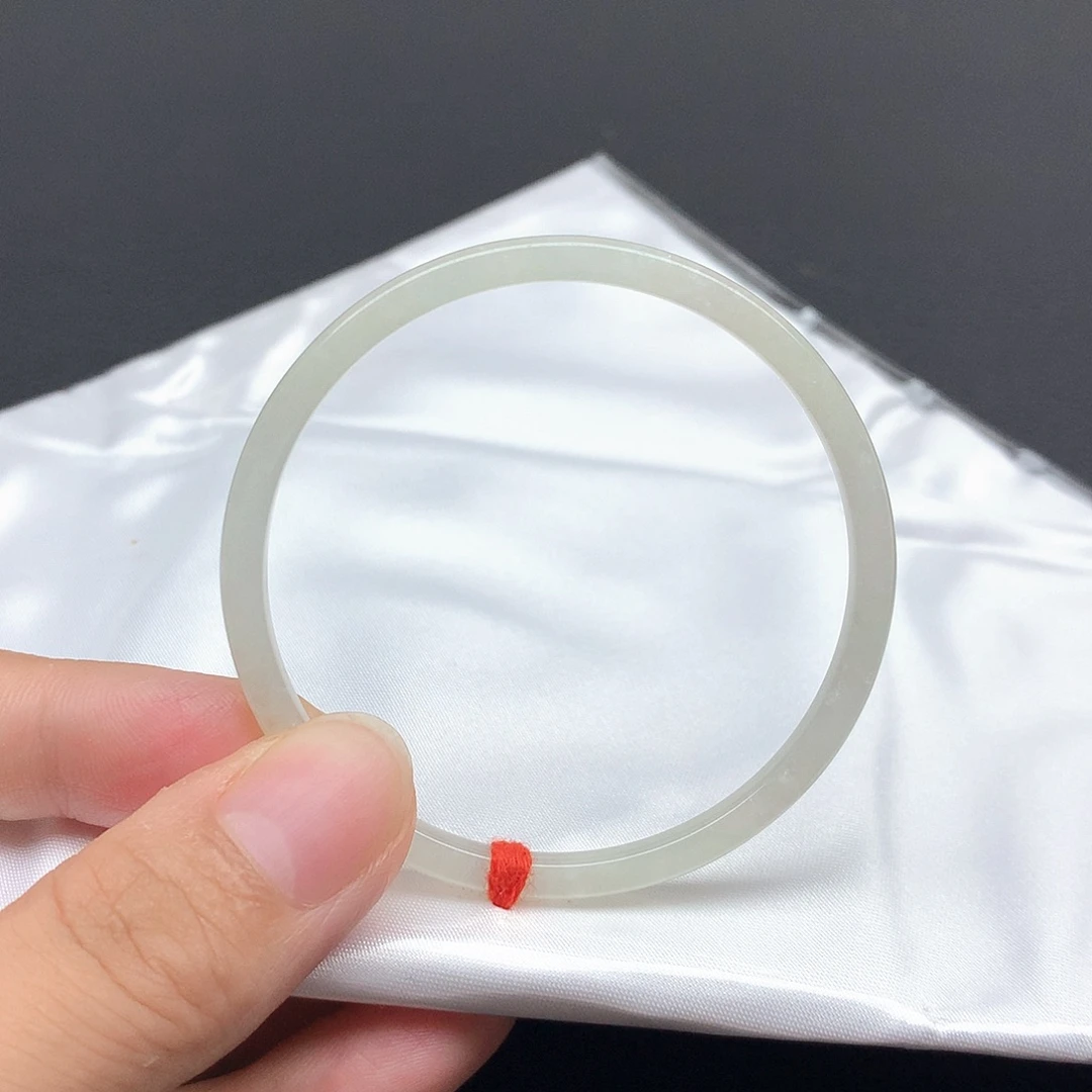 翡翠手镯未镶嵌50窄条完美