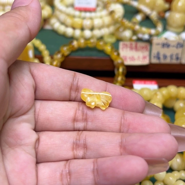 蜜蜡未镶嵌珠宝奇石