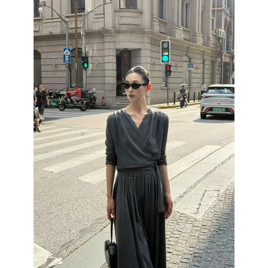 FIINAL《灰眠》 V领绑带层次上衣+垂感阔腿裤套装