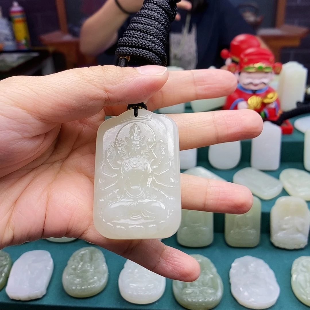啊***洋颈饰未镶嵌和田玉