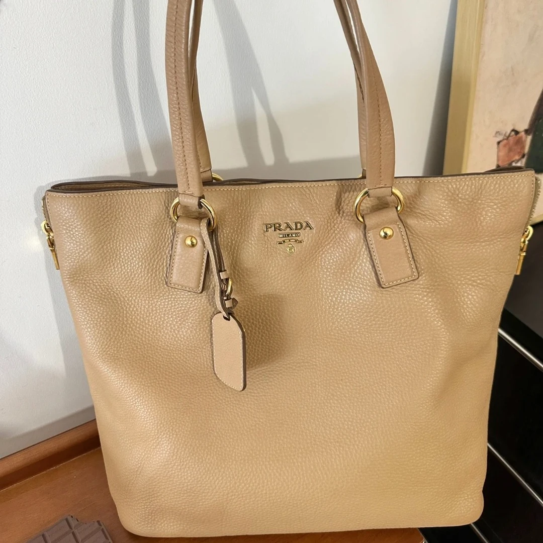 95新 Prada/普拉达 95新/包包/手提包/裸色