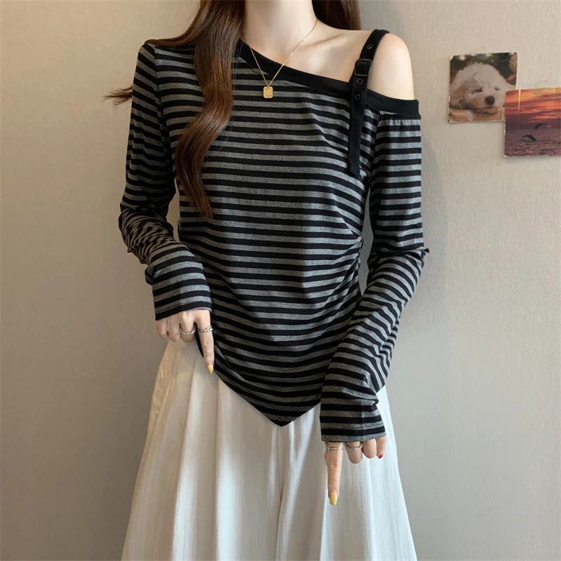 慵懒风条纹斜肩露肩长袖T恤女2025秋微胖mm掐腰打底衫不规则上衣