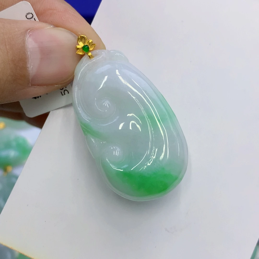 18K金镶嵌挂件翡翠翡翠