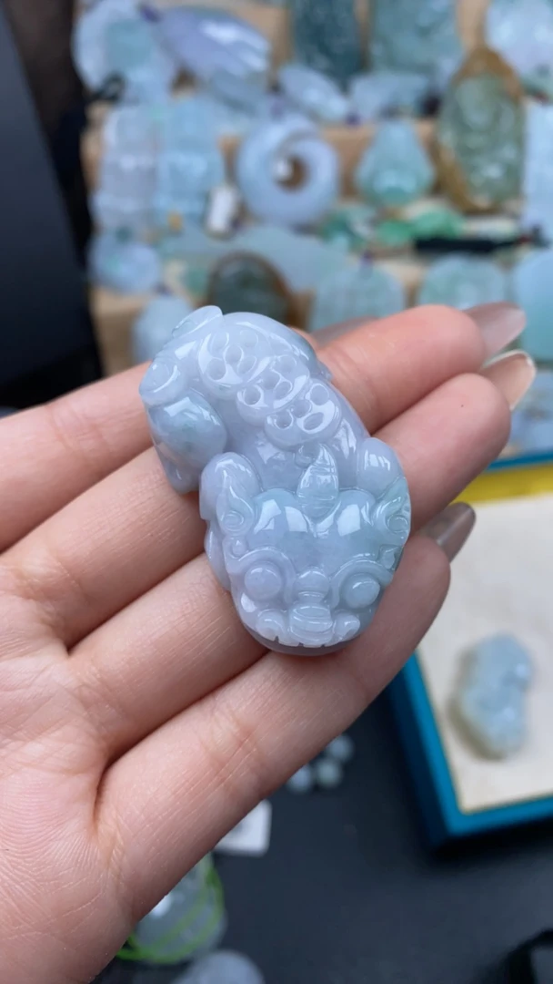 天然翡翠貔貅吊坠