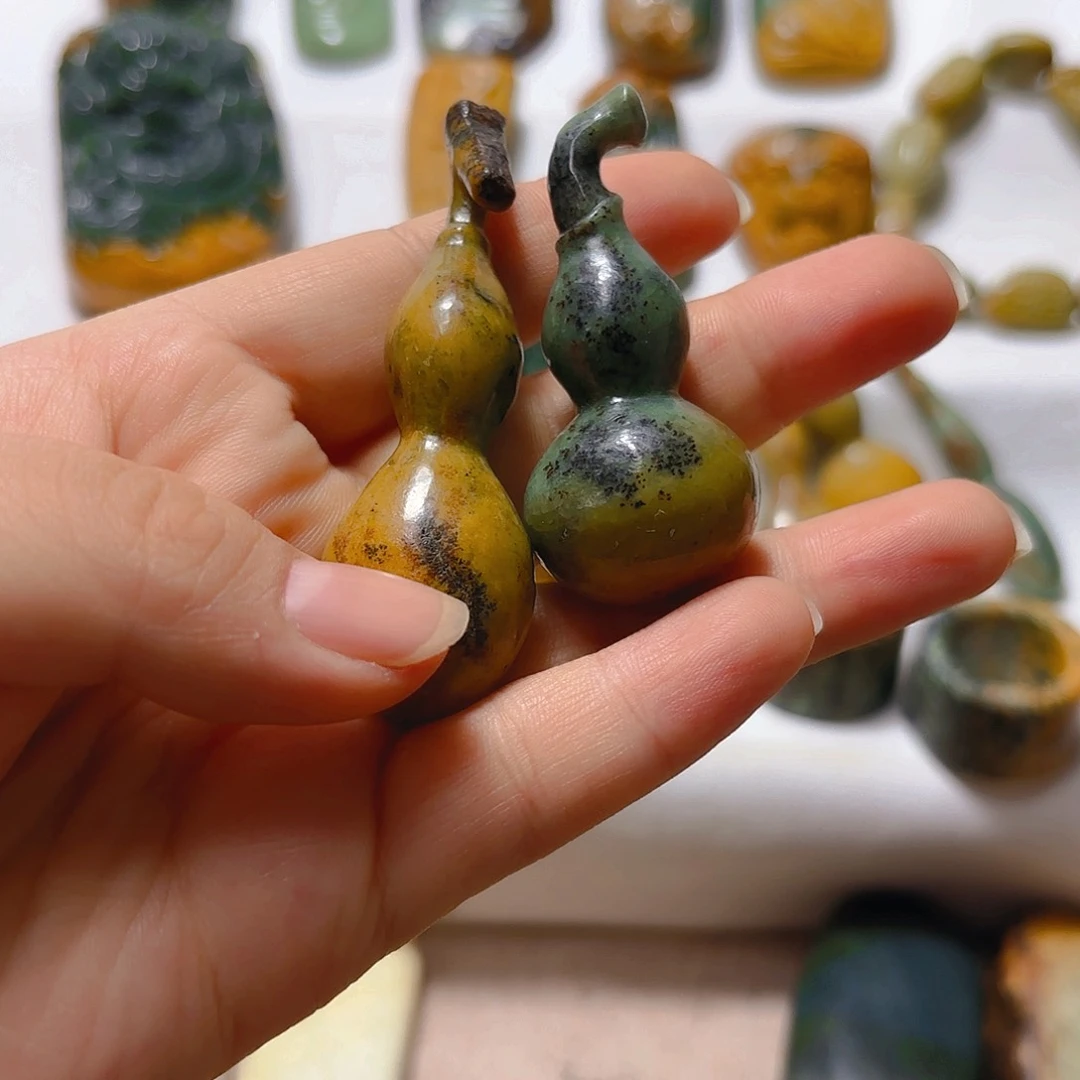 岫岩河磨玉（透闪石质玉）挂件未镶嵌雷**