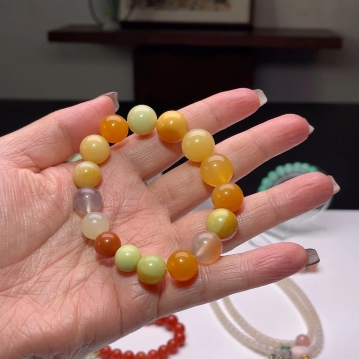 石英质玉（缅黄）合金颈饰