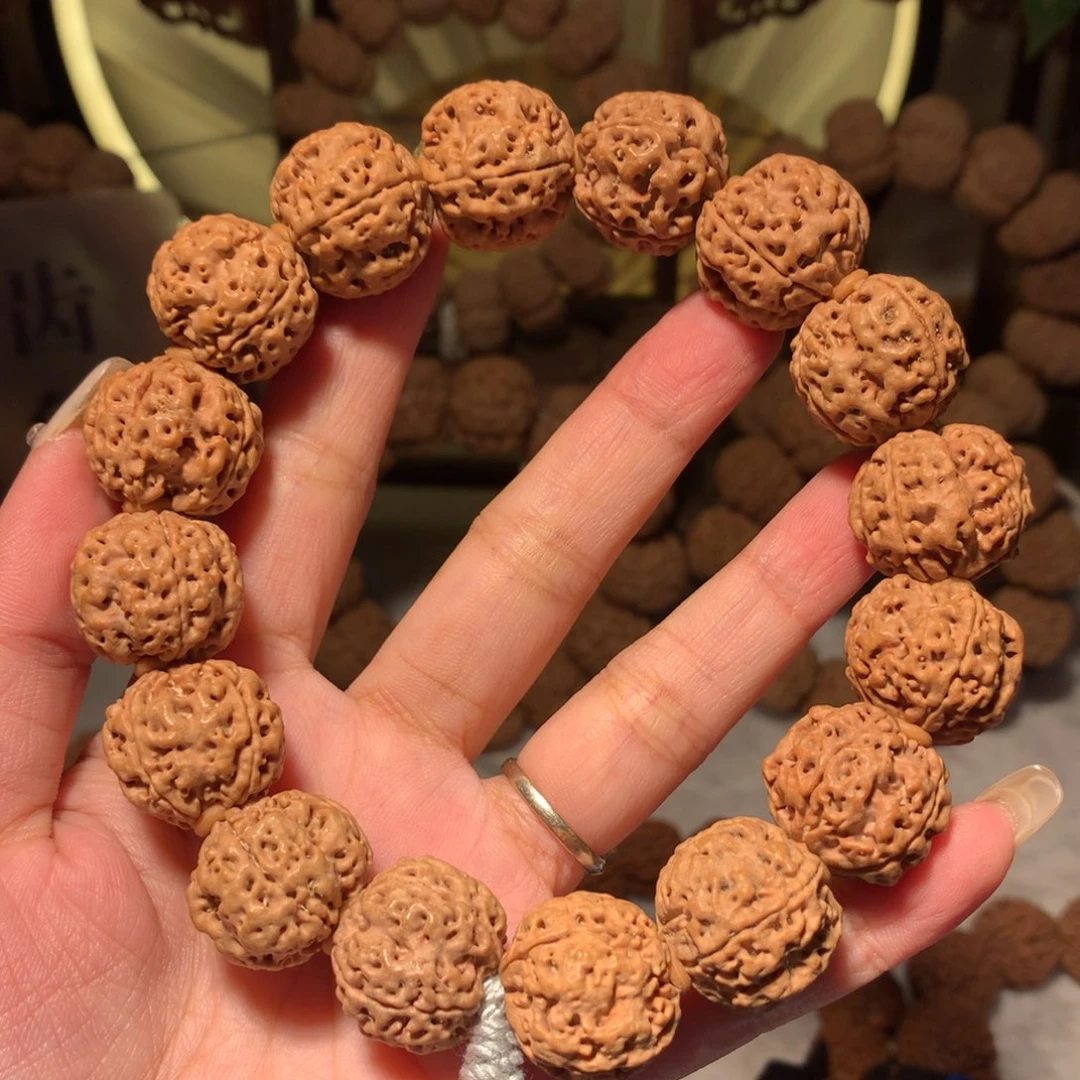 金刚菩提手串嗜**狼4。