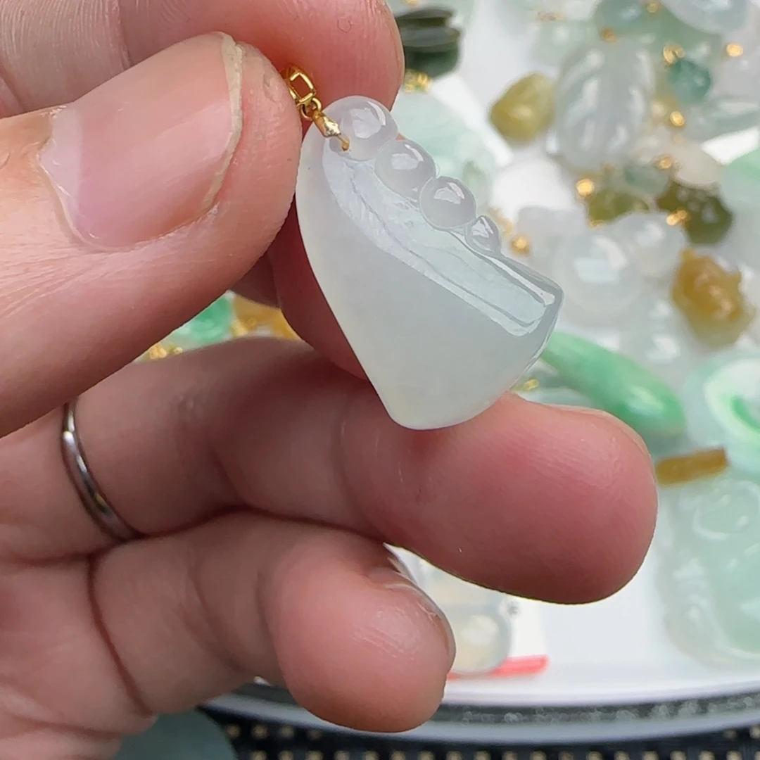 【闪购商品】翡翠颈饰18K金镶嵌莲蓬