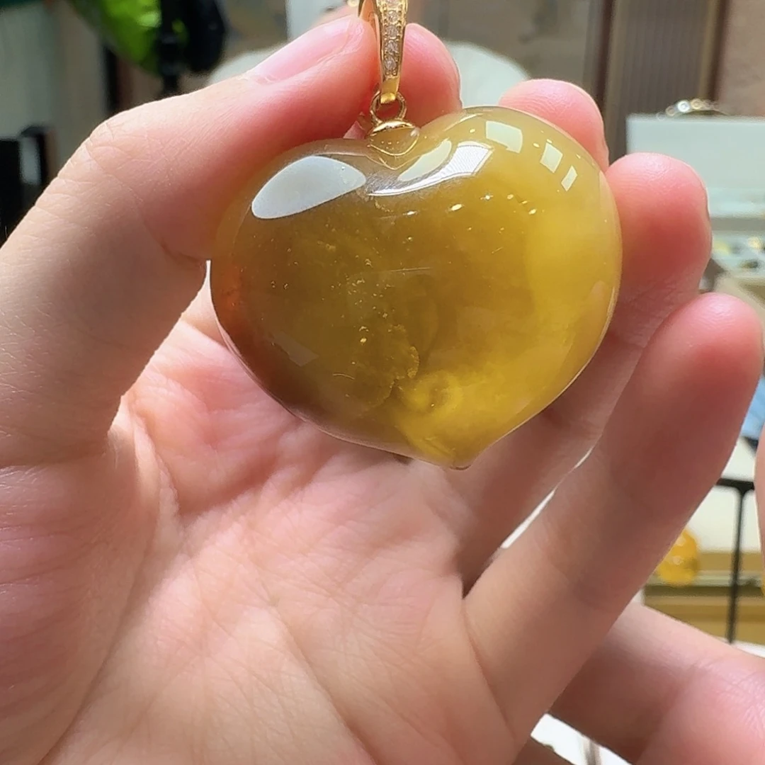 琥珀未镶嵌颈饰吊坠