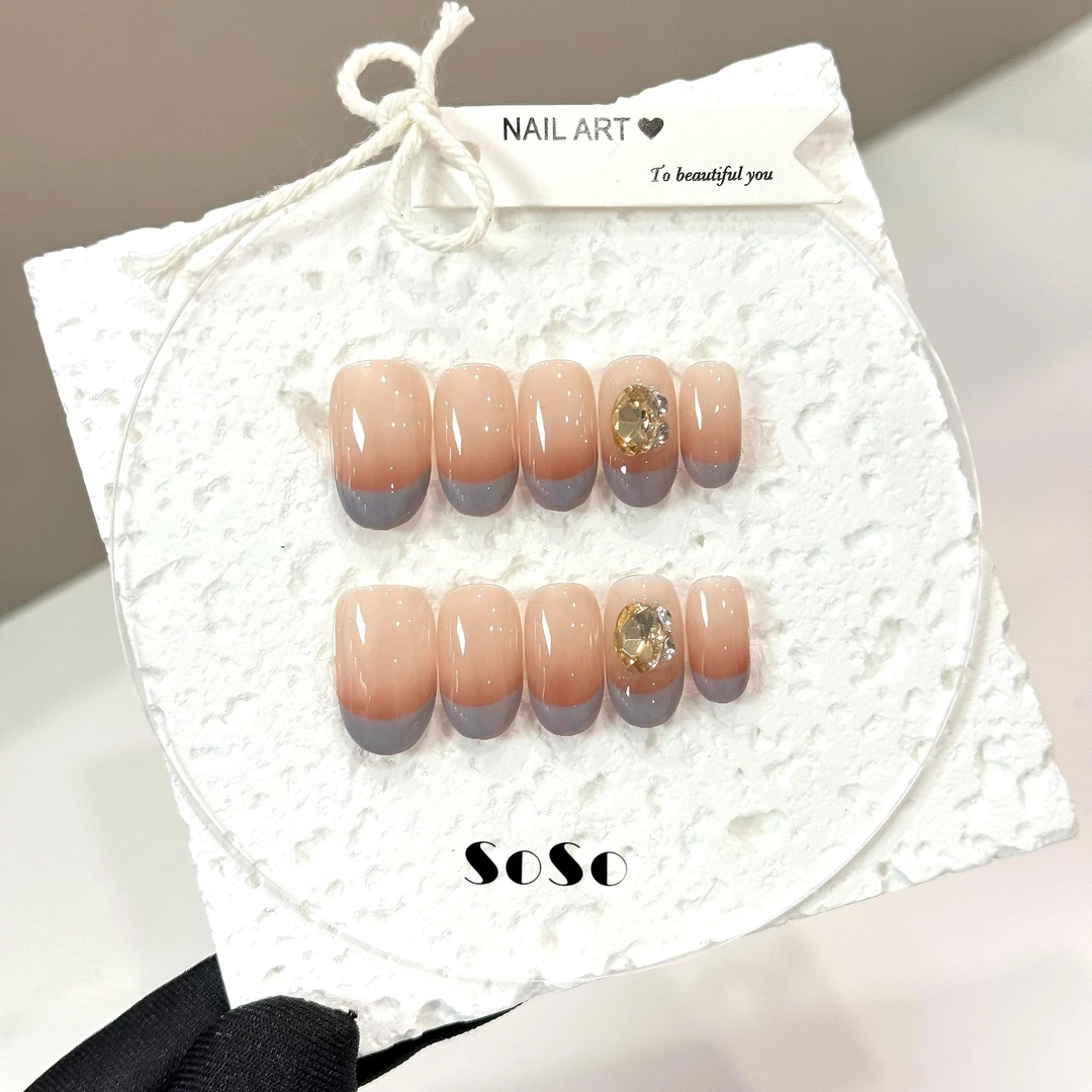 Nice SoSo【冰川一墨】纯手工穿戴甲纯欲法式裸色晕染香槟钻冰透