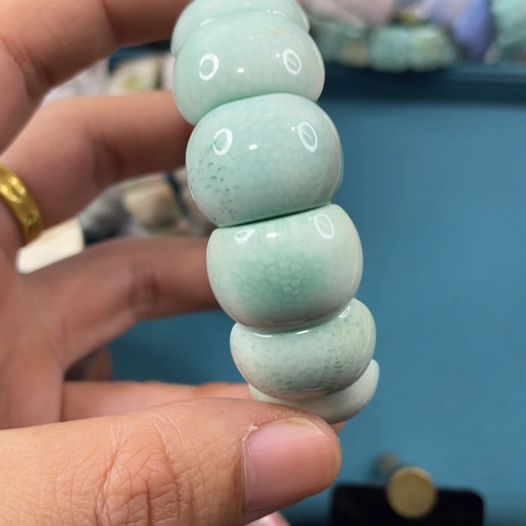 未镶嵌手镯硅化玉