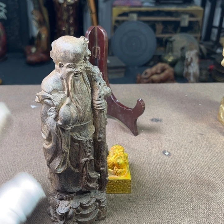 精品摆件工艺品等
