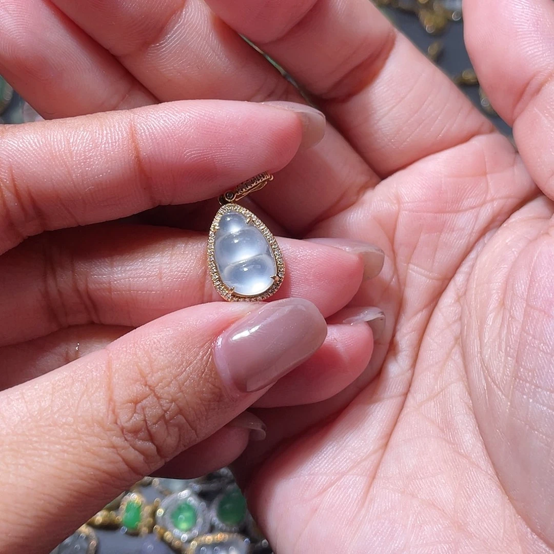 吊坠(不含链)18K金镶嵌翡翠