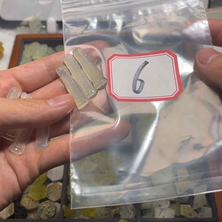 月****蛇纹石玉合金颈饰