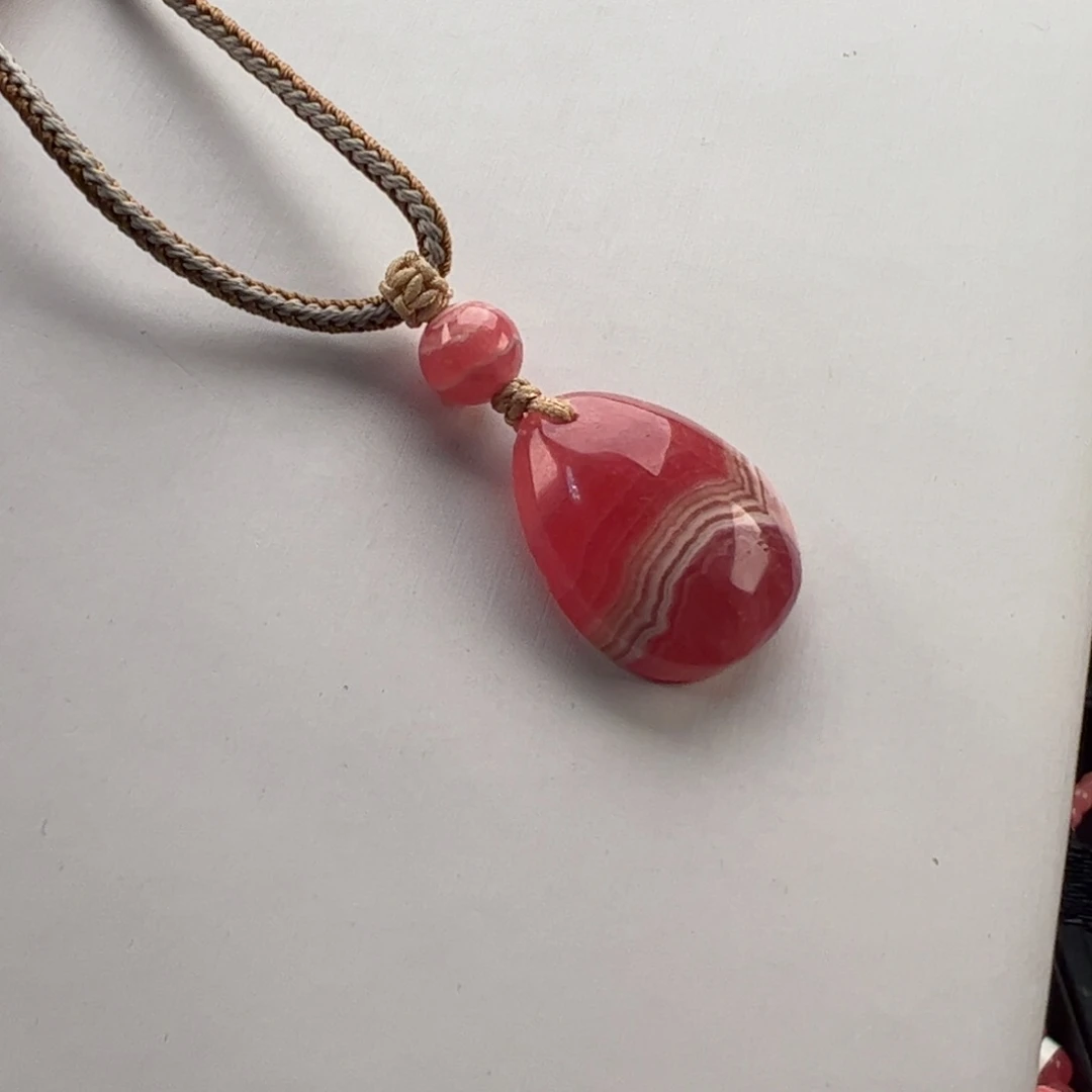 菱锰矿（红纹石）未镶嵌颈饰