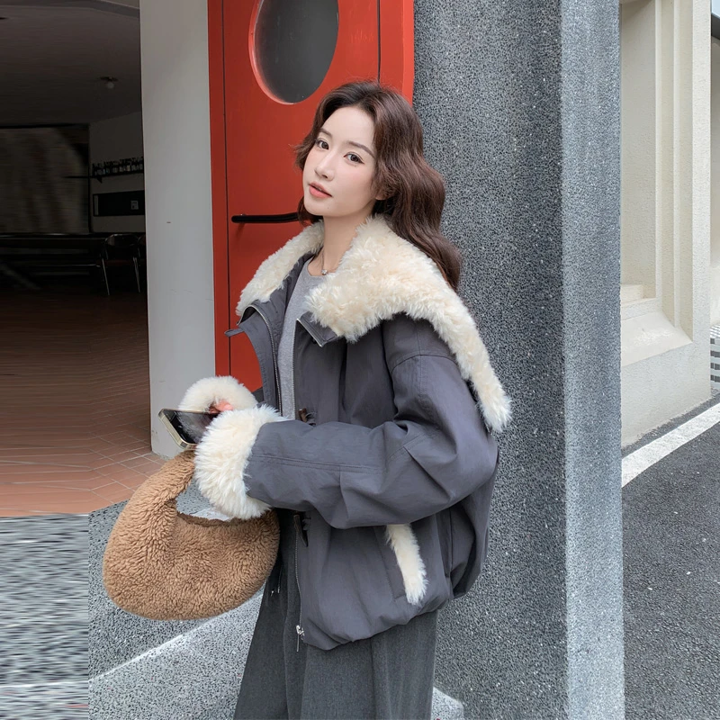 韩系工装风毛绒拼接羽绒服2025冬季新款小众百搭白鸭绒内胆面包服