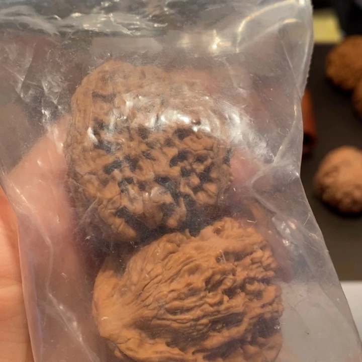 桃核吊坠成****活全家福42尺寸南疆石