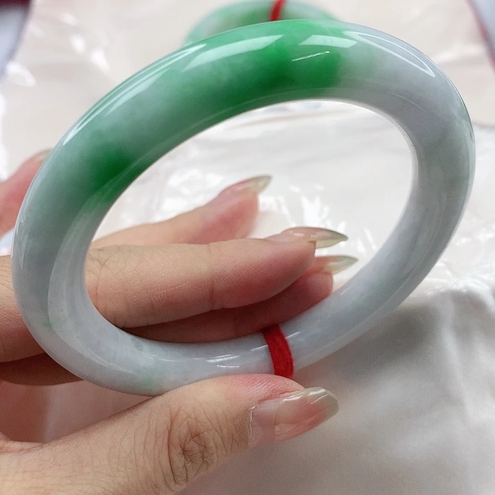 未镶嵌手镯翡翠，324