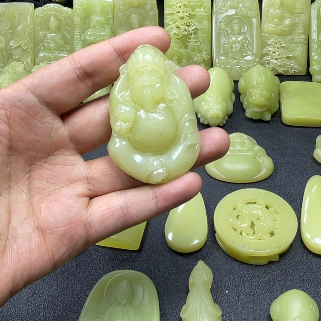 和田玉（糖玉）未镶嵌颈饰