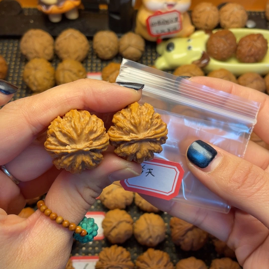 今***睡文玩核桃吊坠27尺小绣球