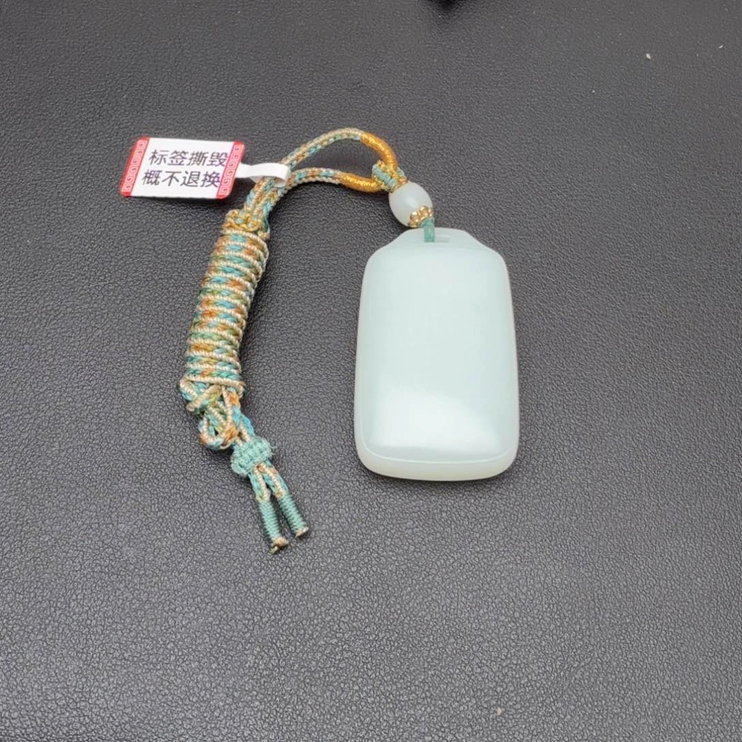 和田玉未镶嵌颈饰诗**意带绳重45克