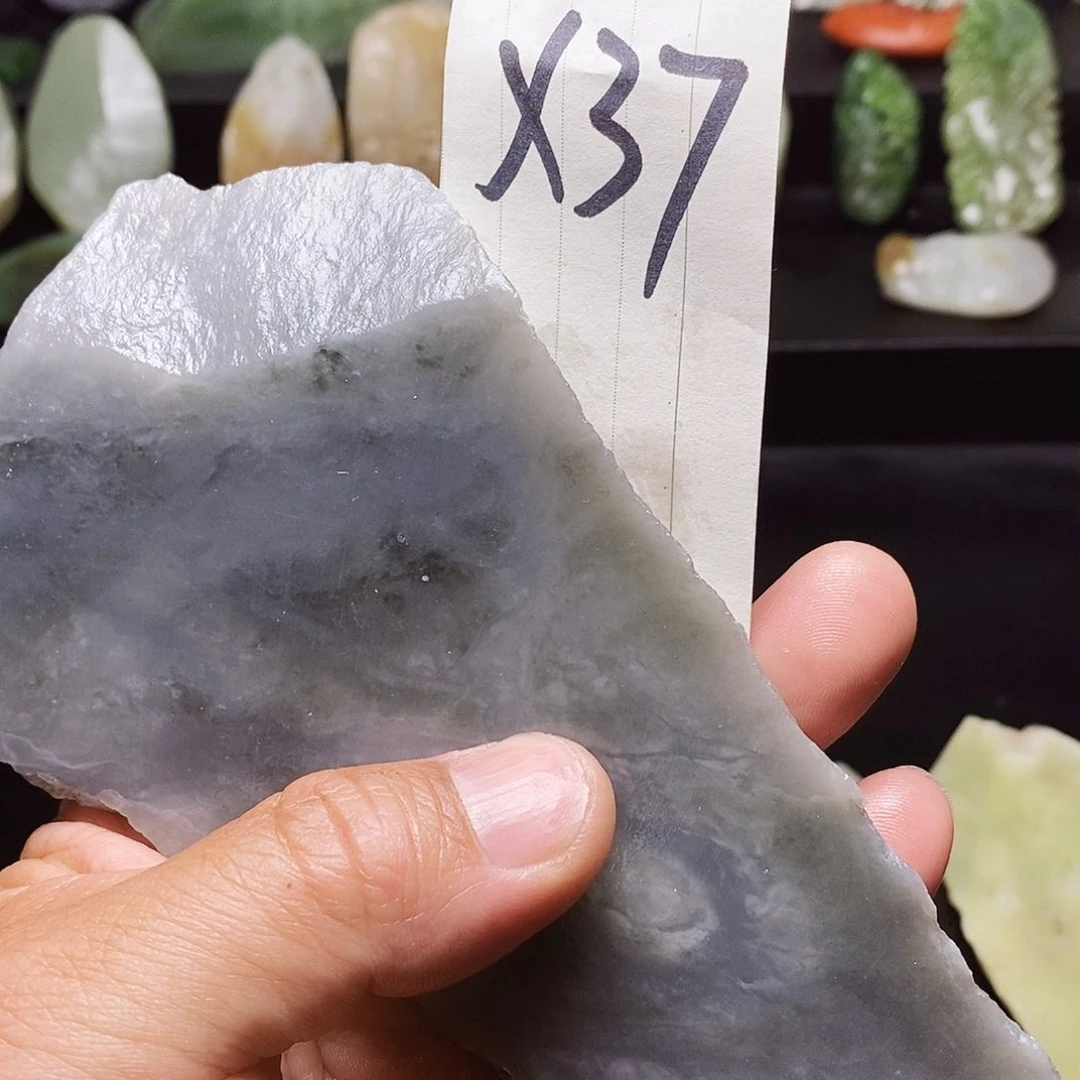 和田玉（糖玉）未镶嵌珠宝半成品山*